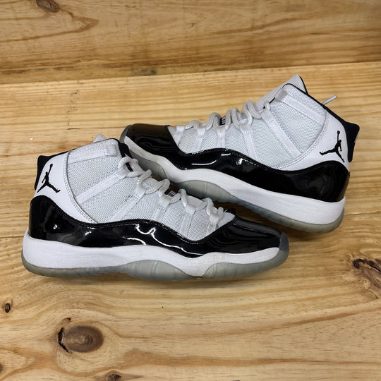 Jordan 11 Retro Concord (2018) (GS) Size 7Y (Pre-Owned)