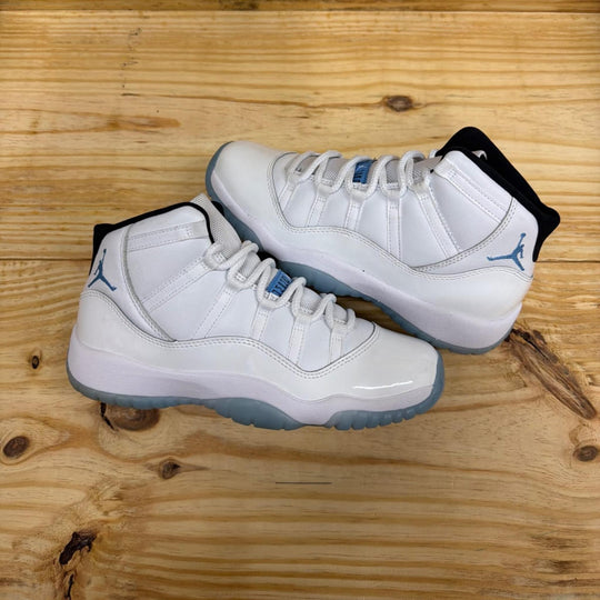 Jordan 11 Retro Legend Blue (2024) (GS) Size 7Y (Pre-Owned)