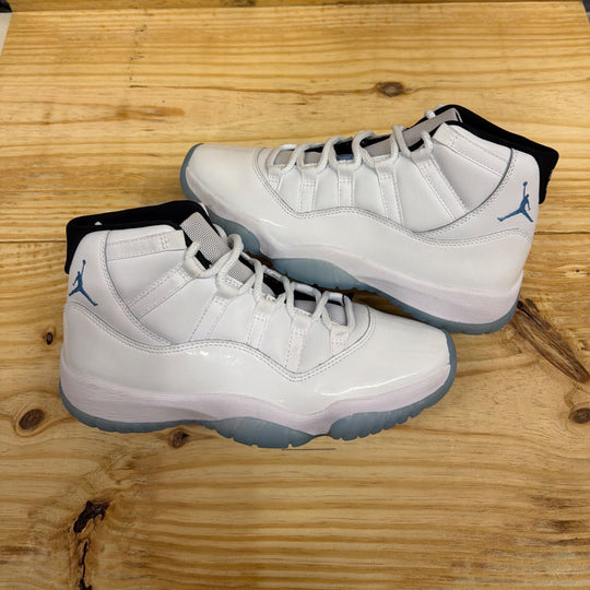 Jordan 11 Retro Legend Blue (2024) Size 8.5M (Lightly Worn)