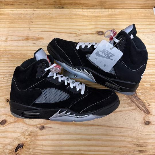 Jordan 5 Retro OG Black Metallic Reimagined Size 11M (Pre-Owned)